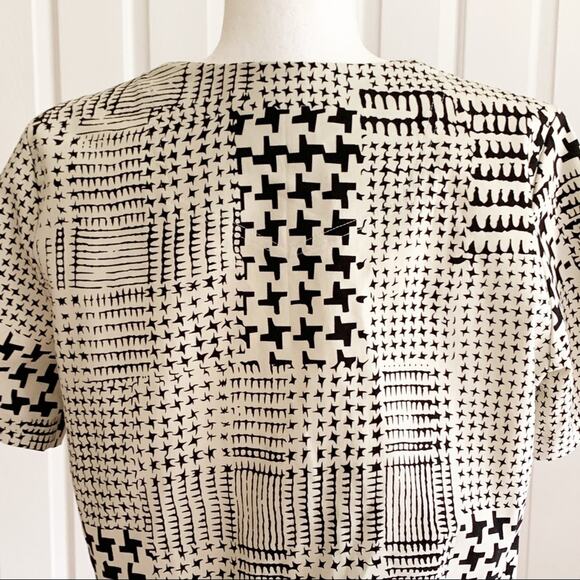 CAbi Jacket Black Cream Houndstooth Short Sleeve Zip Front Medium NWOT - Picture 6 of 13